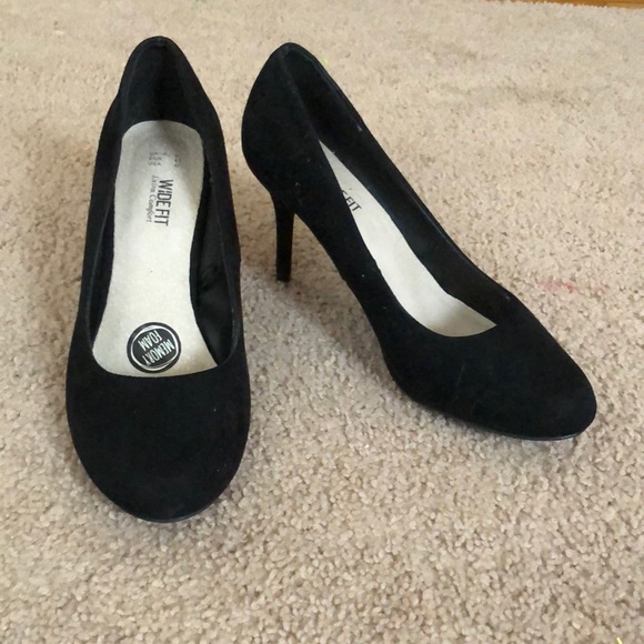 Primark Shoes - 🌺3 for $10🌺 Primark Wide Fit Black velvet faux suede heels